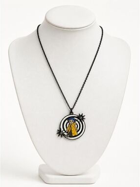 Coraline pendant necklace